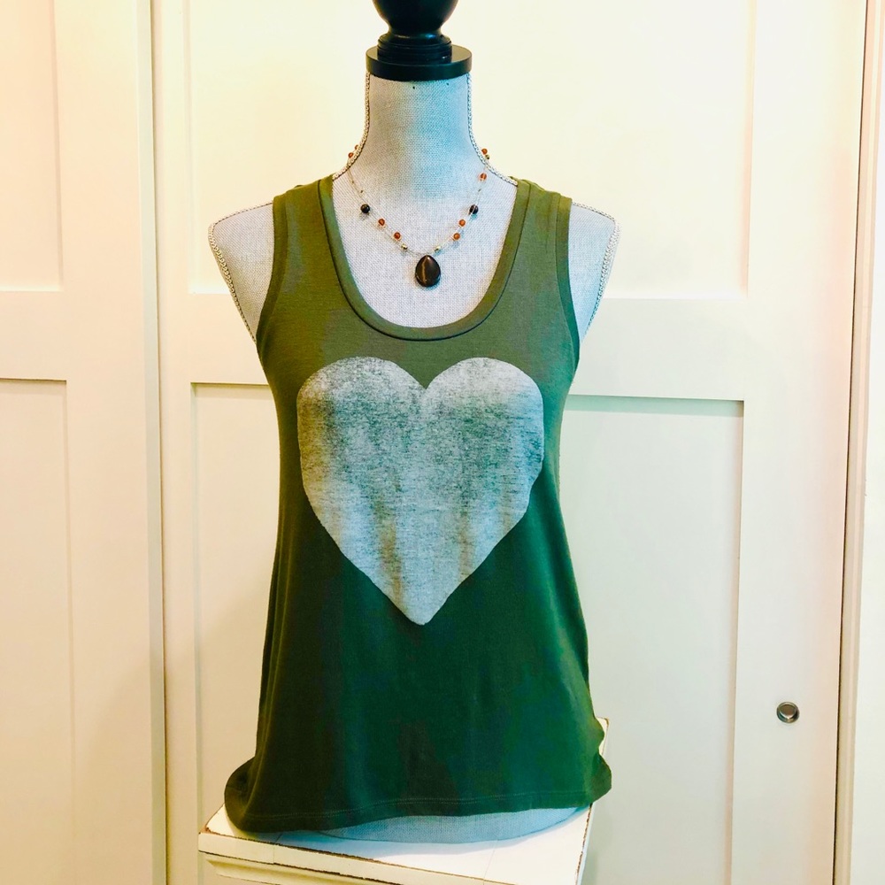 SOLD! Express One Eleven tank army green with heart XS